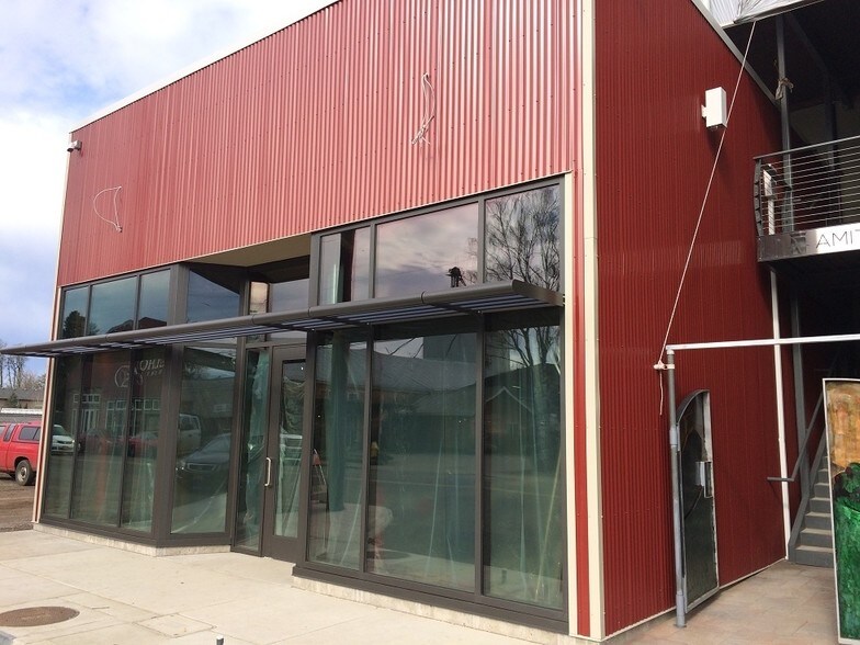 418 S Trade St, Amity, OR à louer - Photo du bâtiment - Image 3 de 13