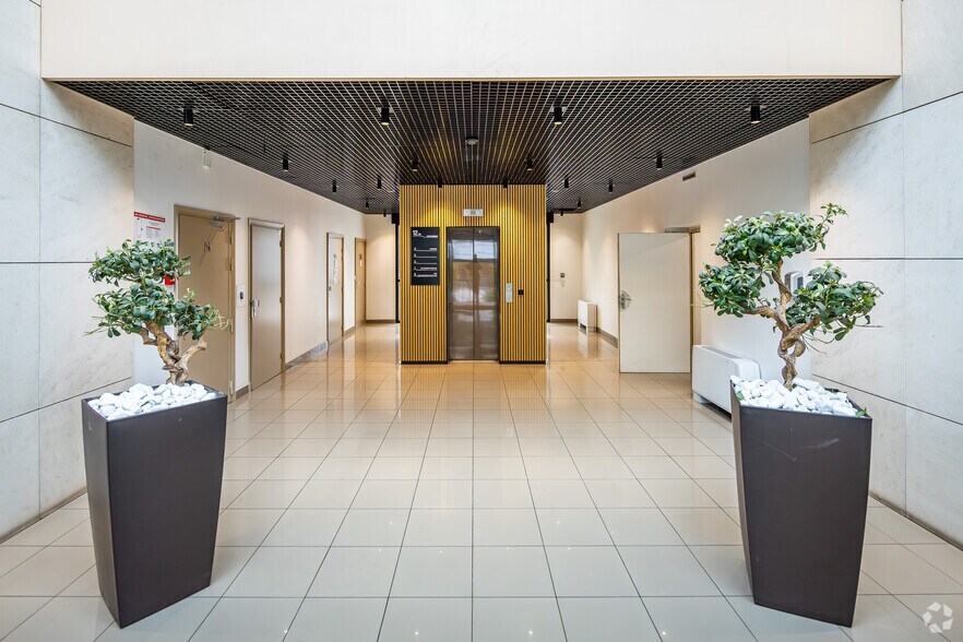 12 Bis Rue Guilloud, Lyon for lease - Lobby - Image 3 of 5