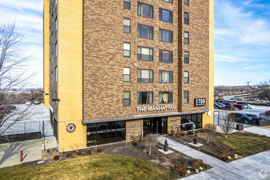 700 E 8th St, Kansas City, MO à vendre - Photo du bâtiment - Image 3 de 50