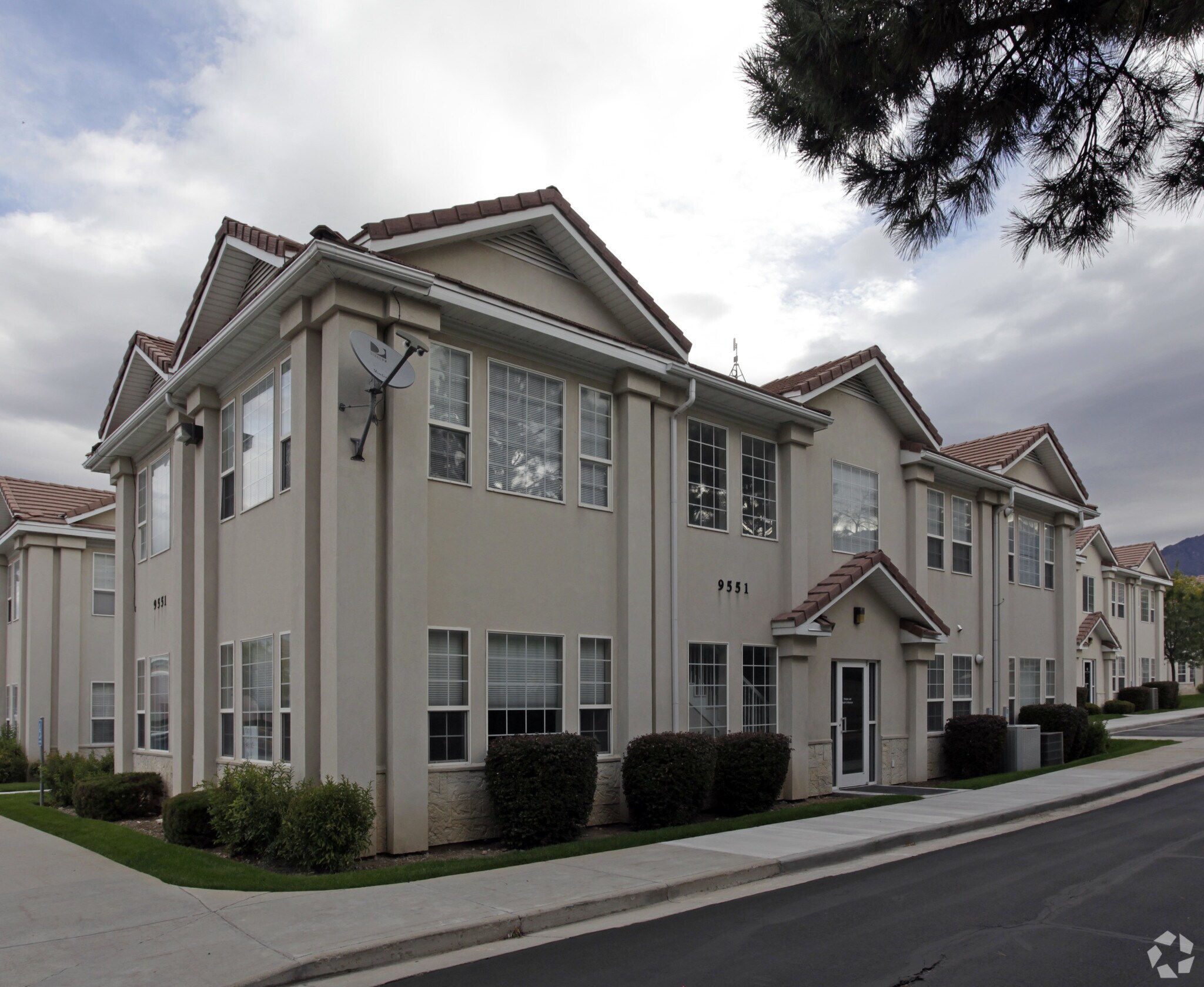 9551 S 700 E, Sandy, UT à louer Photo principale- Image 1 de 9