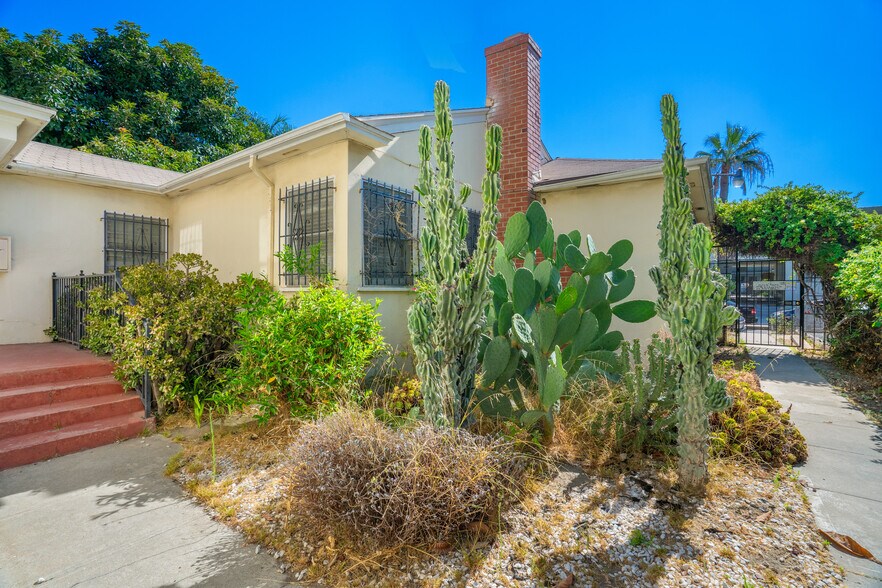 2011 S Shenandoah St, Los Angeles, CA à vendre - Photo du bâtiment - Image 3 de 23