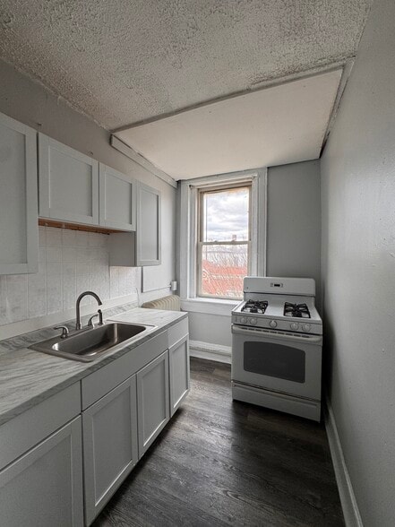 48-50 Mitchell Ave, Waterbury, CT for sale - Building Photo - Image 3 of 9