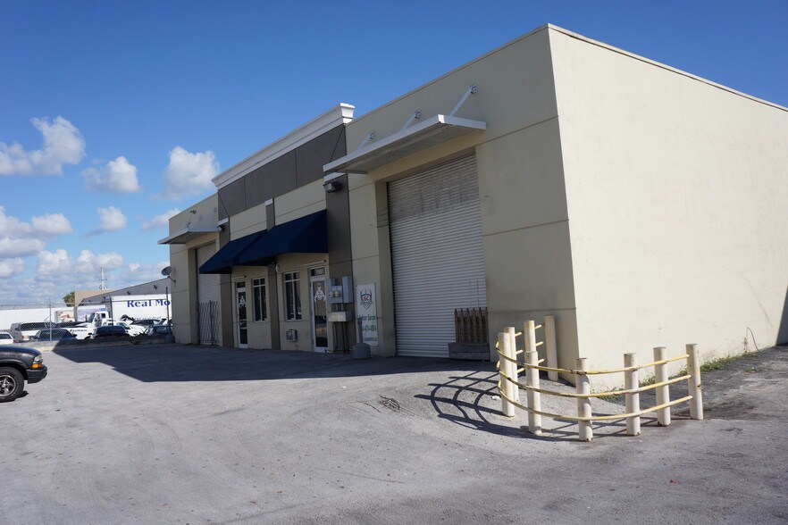 17401 NW 2nd Ave, Miami, FL à vendre - Photo du bâtiment - Image 3 de 40