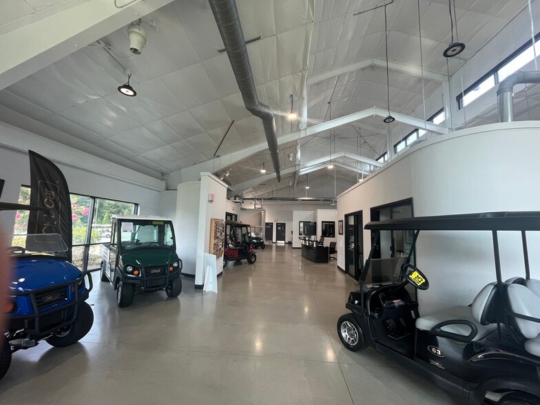 281 Squankum Rd, Farmingdale, NJ for sale - Building Photo - Image 3 of 12