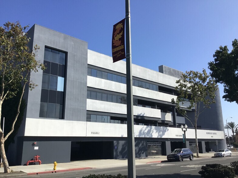 15342 Hawthorne Blvd, Lawndale, CA à louer - Photo du bâtiment - Image 3 de 16