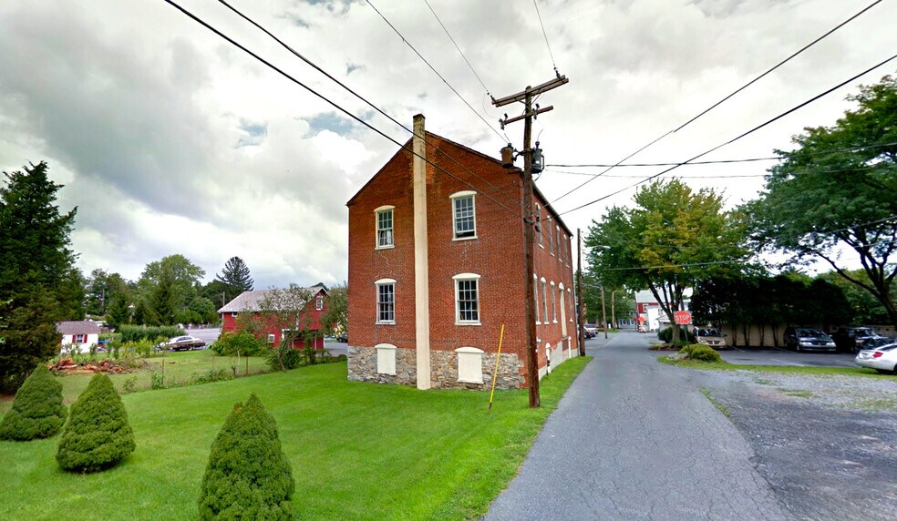 26 N. Hart Street, Manheim, PA for sale - Building Photo - Image 2 of 7