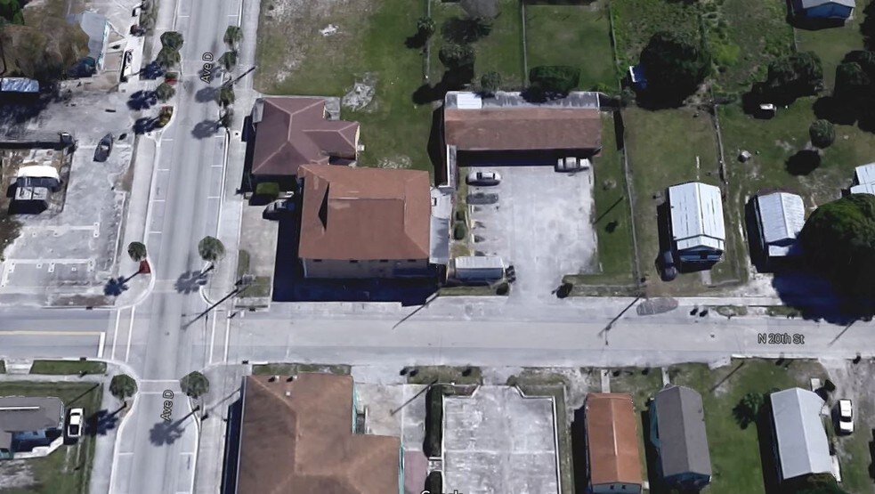438 N 20th St, Fort Pierce, FL à vendre - Photo du bâtiment - Image 2 de 2