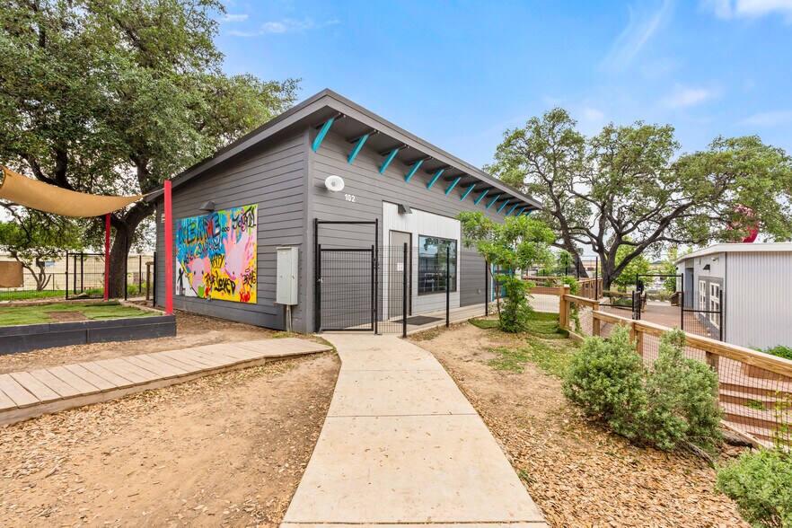 5818 NW Loop 410, San Antonio, TX à louer - Photo du bâtiment - Image 2 de 7