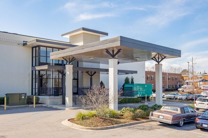 2611 Forest Dr, Columbia, SC à louer - Photo du bâtiment - Image 1 de 11