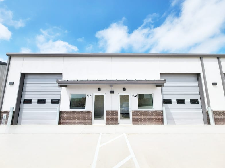 5957 Chandler Rd, Hutto, TX for lease - Building Photo - Image 2 of 9