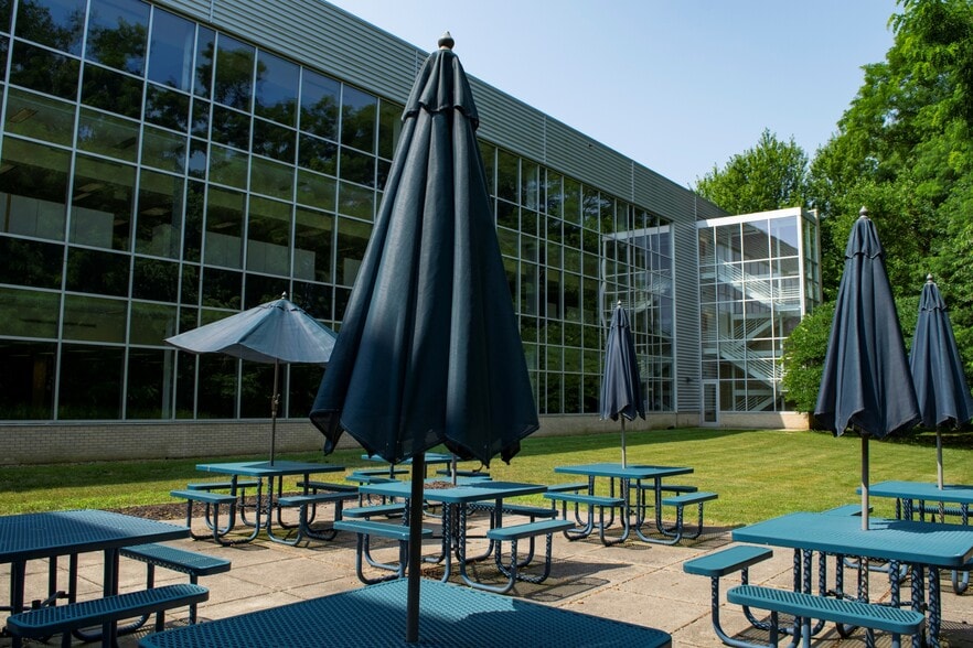 3575 Moreau Ct, South Bend, IN for lease - Building Photo - Image 2 of 9