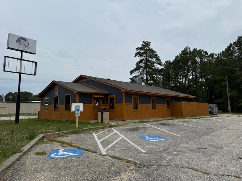3500 Murchison Rd, Fayetteville, NC à vendre - Photo du bâtiment - Image 2 de 18