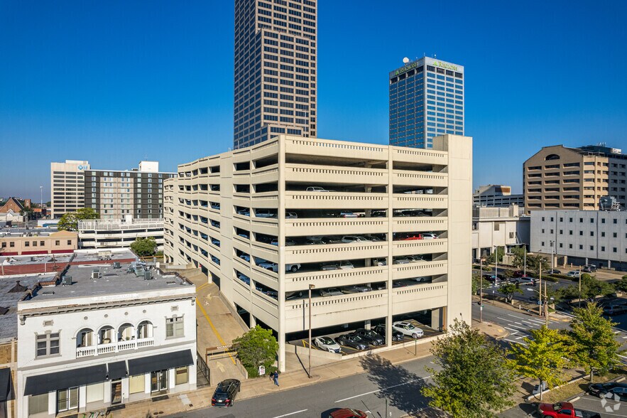 425 W Capitol Ave, Little Rock, AR à louer - Photo du bâtiment - Image 3 de 4