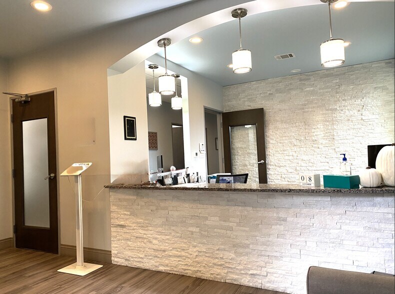 788 S Watters Rd, Allen, TX à louer - Photo du bâtiment - Image 2 de 14