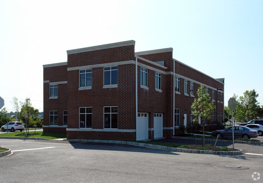 1000 Conshohocken Rd, Conshohocken, PA for lease - Building Photo - Image 2 of 2