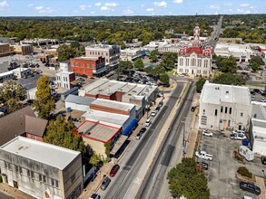 118 S Main St, Weatherford, TX - Aérien  Vue de la carte - Image1