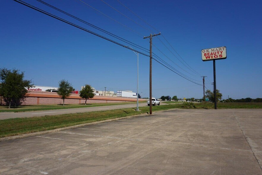 804 Shannon Rd E, Sulphur Springs, TX à vendre - Photo du bâtiment - Image 3 de 18