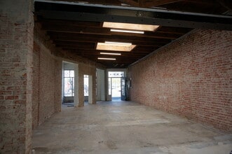 5128 Santa Monica Blvd, Los Angeles, CA à louer Photo intérieure- Image 2 de 4