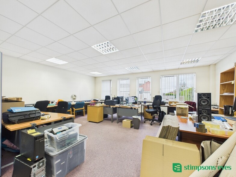 28-30 Hockliffe St, Leighton Buzzard for lease - Building Photo - Image 2 of 10