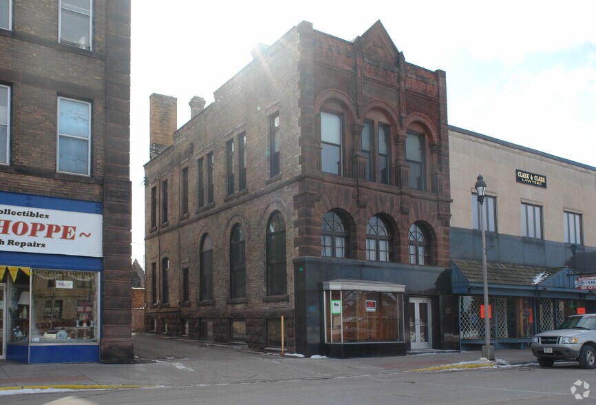 212-214 Main St W, Ashland, WI à louer - Photo principale - Image 1 de 2