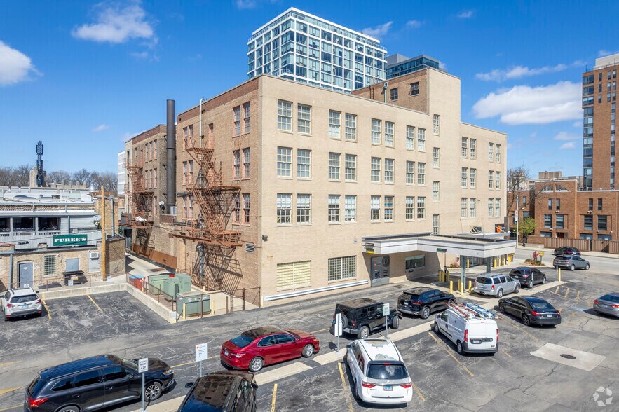 1011 Lake St, Oak Park, IL à louer - Photo du bâtiment - Image 3 de 4