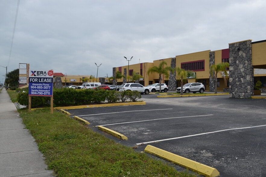 661 Beville Rd, Daytona Beach, FL à louer - Photo du bâtiment - Image 2 de 32