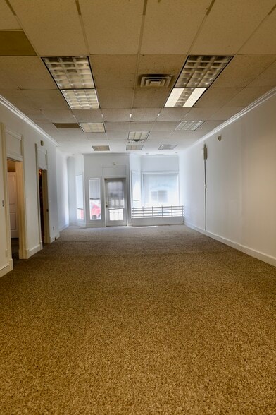 124-128 E Morgan St, Martinsville, IN for sale - Building Photo - Image 3 of 12