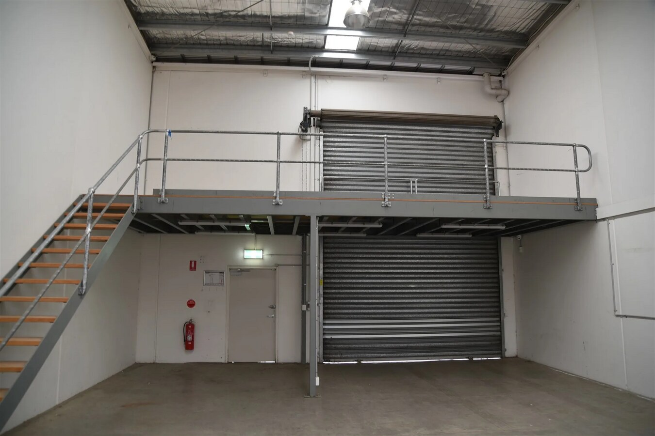 8 Rocklea Dr, Port Melbourne, VIC 3207 - Unit 3 - - Interior Photo - Image 1 of 10