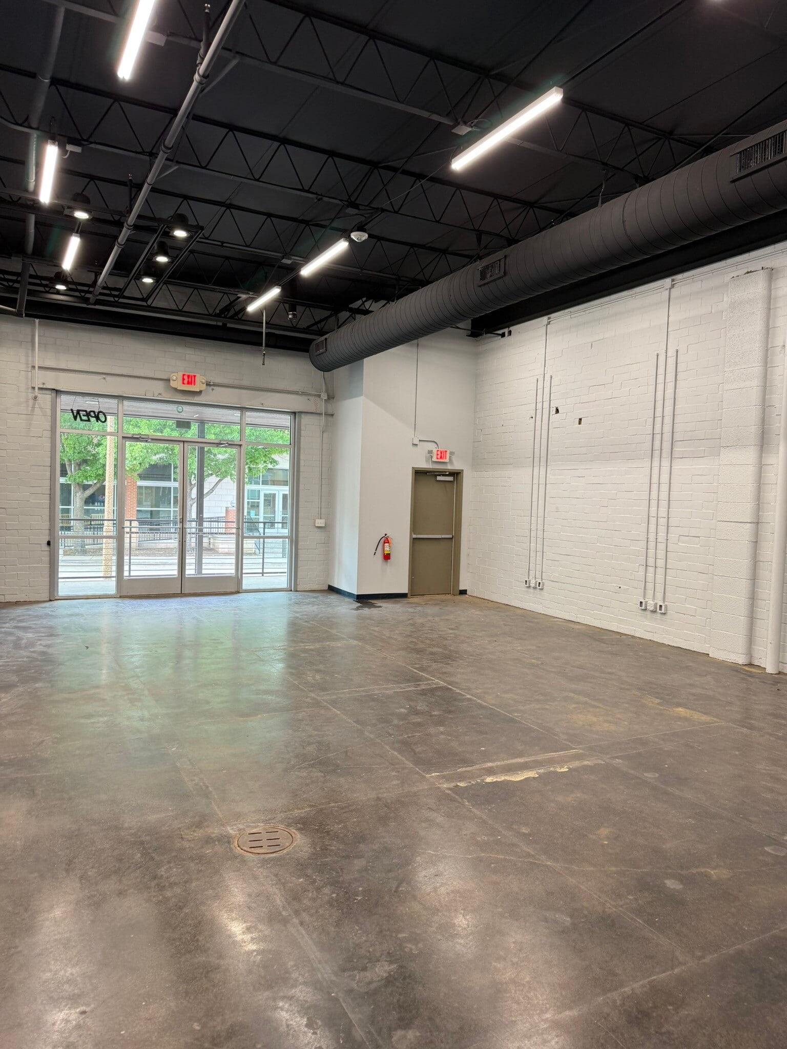 608 E Hickory St, Denton, TX à louer Photo du bâtiment- Image 1 de 2