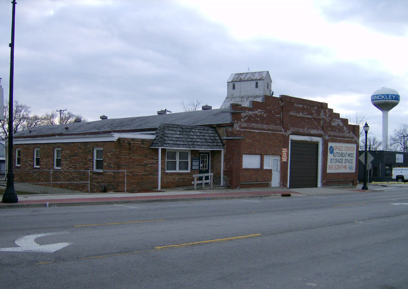 177 W Lincoln Ave, Hinckley, IL for lease - Primary Photo - Image 1 of 7