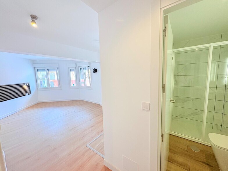 Calle Antolín López Peláez, 29, Ponferrada, León à vendre - Photo du bâtiment - Image 2 de 35