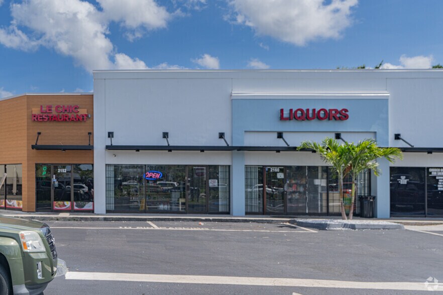 2152-2192 W Oakland Park Blvd, Oakland Park, FL à louer - Photo du bâtiment - Image 2 de 3
