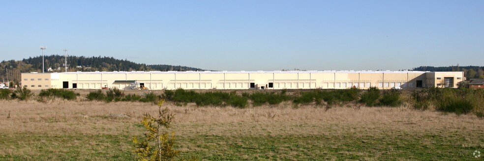 2205 70th Ave E, Fife, WA à louer - Photo du bâtiment - Image 3 de 8