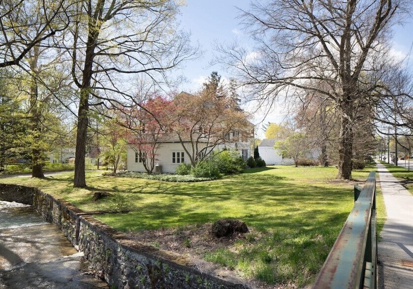 308 Main St, Lakeville, CT à vendre - Photo du bâtiment - Image 3 de 31