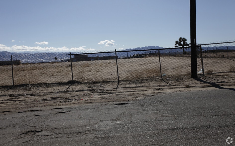 Mesa St, Hesperia, CA for lease - Primary Photo - Image 1 of 1