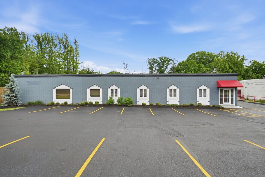 16821 Park Circle Dr, Chagrin Falls, OH à vendre - Photo du bâtiment - Image 2 de 33