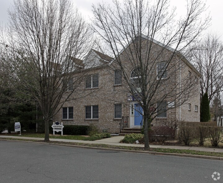 20 Harrison Ave, Waldwick, NJ à louer - Photo du bâtiment - Image 2 de 3