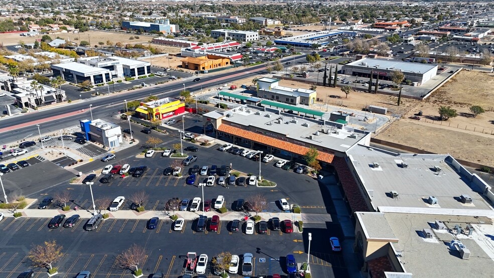 15555 Main St, Hesperia, CA for lease - Building Photo - Image 2 of 6