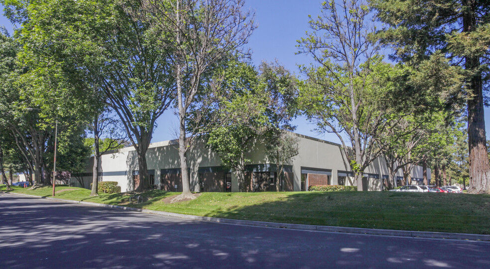 1911-1943 Hartog Dr, San Jose, CA for lease - Primary Photo - Image 1 of 4