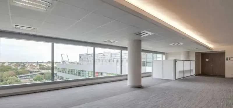 2-4 Rue Des Martinets, Rueil-Malmaison à louer Photo intérieure- Image 1 de 5