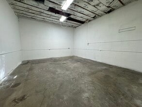 16154-16160 Wyandotte St, Van Nuys, CA for lease Interior Photo- Image 1 of 5