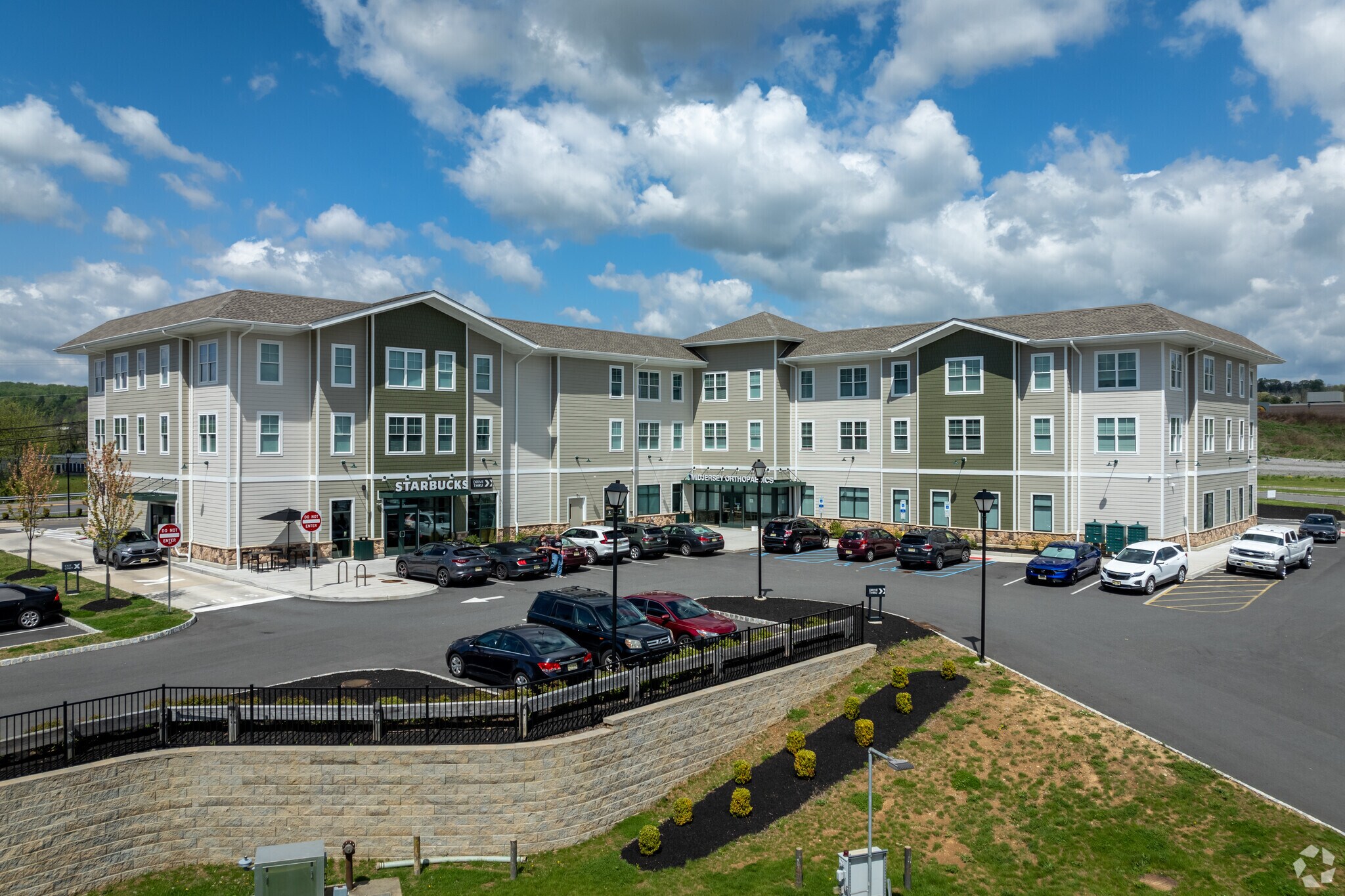 1 Hawk Pointe Blvd, Washington, NJ à louer Photo principale- Image 1 de 6