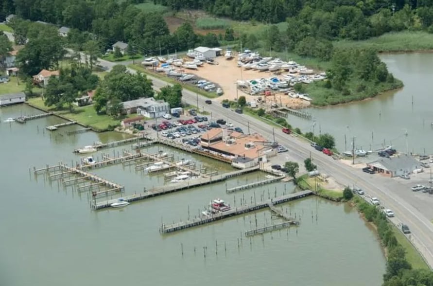 16215 Cobb Island Rd, Newburg, MD à vendre - Photo principale - Image 1 de 19