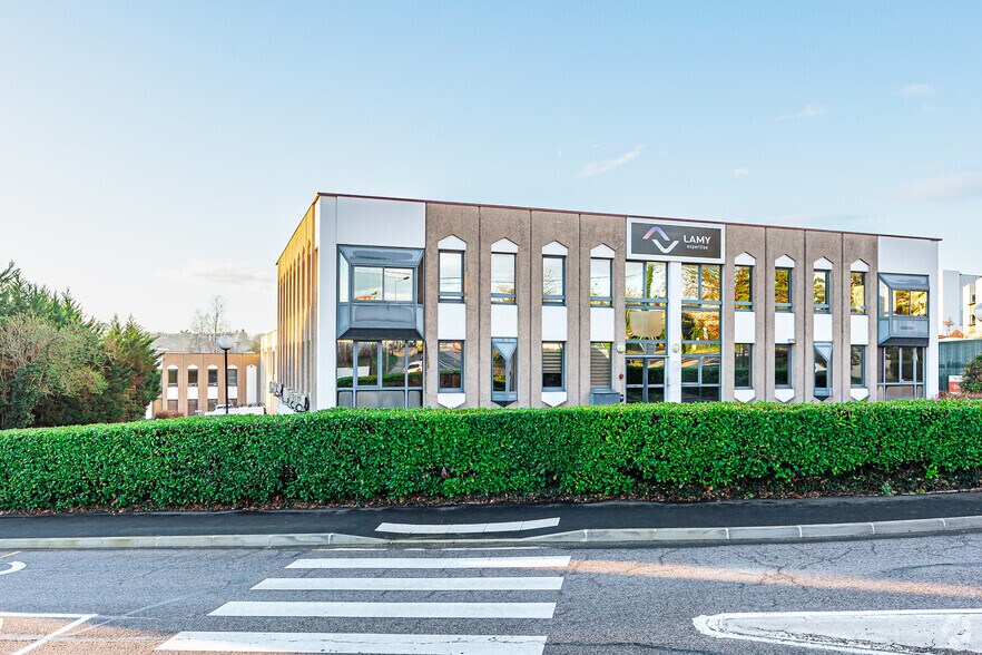 Office in Champagne-au-Mont-d'Or for sale - Building Photo - Image 2 of 2