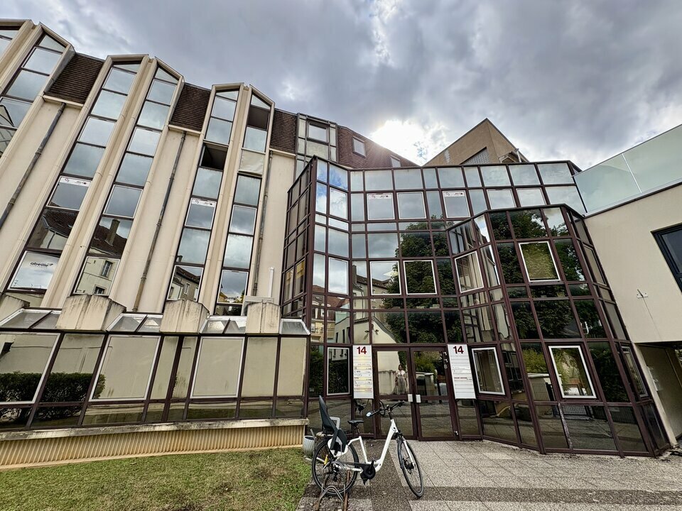 Rue Du Chapeau Rouge, Dijon for lease Building Photo- Image 1 of 8