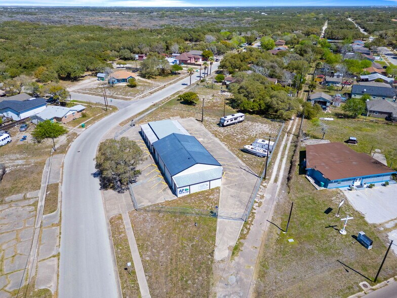 530 W Cleveland Blvd, Aransas Pass, TX à vendre - Photo du bâtiment - Image 3 de 22