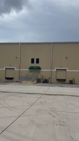 4407-4497 SW Martin Hwy, Palm City, FL à louer - Vidéo sur l’inscription commerciale - Image 3 de 21