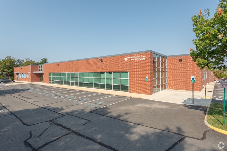 45685 Oakbrook Ct, Sterling, VA for lease - Building Photo - Image 2 of 3