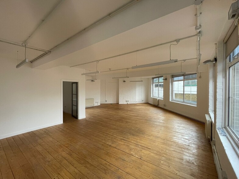 8 Flitcroft St, Londres à louer - Photo du bâtiment - Image 2 de 6