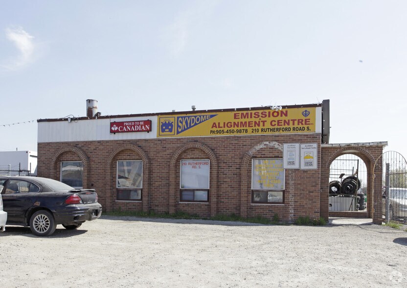 210 Rutherford Rd, Brampton, ON à vendre - Photo principale - Image 1 de 1